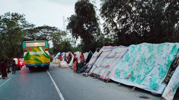 সিলেটে দুর্গন্ধ, সুনামগঞ্জ ও বালাগঞ্জে তাঁবুর নিচে বসবাস - Natun Sylhet