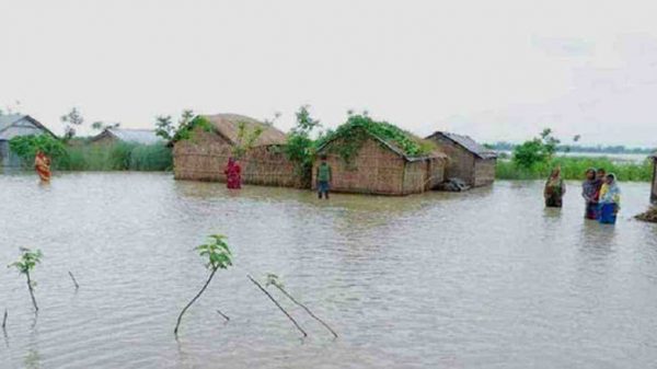 বন্যা : সিলেটে খাদ্য ও বিশুদ্ধ পানির সংকট - Natun Sylhet
