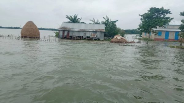 শাল্লার বানভাসিদের এখন ঘরে ফেরার যুদ্ধ - Natun Sylhet