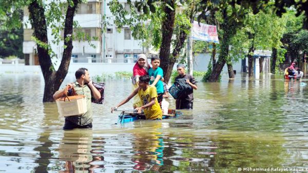 বন্যা: সিলেটে এখনও আশ্রয়কেন্দ্র ২৫ হাজারের বেশি মানুষ - Natun Sylhet