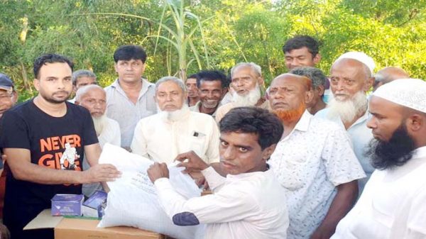 ছাতকে বঙ্গবন্ধু সাংষ্কৃতিক জোটের উদ্যোগে ত্রাণ সামগ্রী বিতরণ - Natun Sylhet
