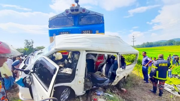 ভয়াবহ দুর্ঘটনার বর্ণনা দিলেন সেই ট্রেনের চালক জহিরুল - Natun Sylhet