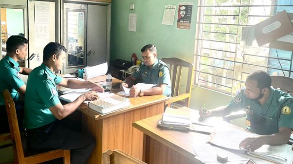 বিদ্যুৎ সাশ্রয়ে এসএমপির ট্রাফিক বিভাগের ব্যকিক্রমী উদ্যোগ - Natun Sylhet