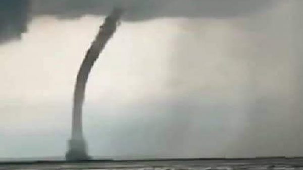 ফেঞ্চুগঞ্জের হাকালুকি হাওরে উঠলো প্রলয়ঙ্করী টনের্ডো। - Natun Sylhet