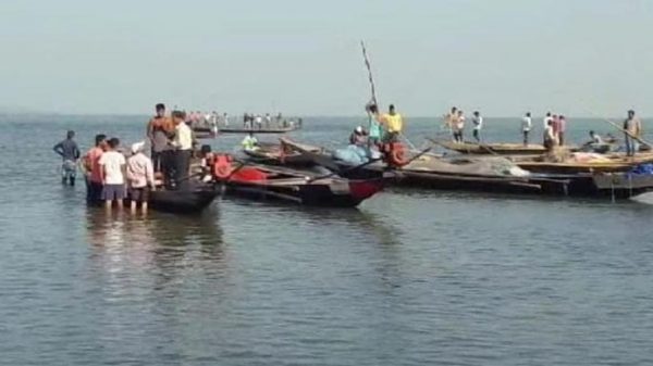 বাহুবলে ঝড়ে নৌকাডুবিতে ৪ নারীর মৃত্যু - Natun Sylhet