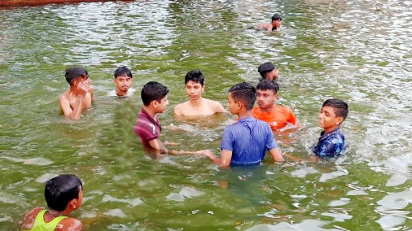 তীব্র তাপপ্রবাহে পুড়ছে সিলেট - Natun Sylhet