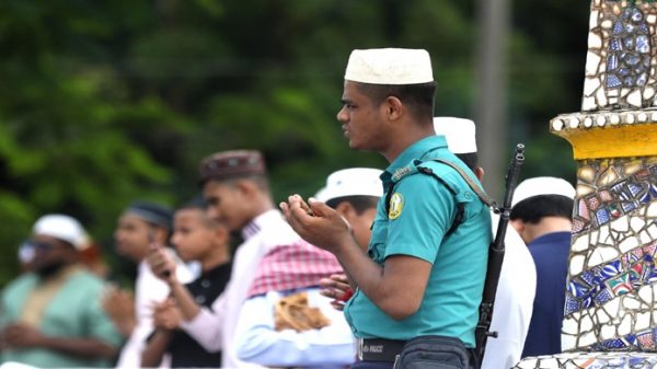 সিলেটে ঈদের জামাতে বন্যার্তদের জন্য বিশেষ প্রার্থনা - Natun Sylhet