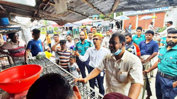 মুরগির দাম বেশি নিয়ে জরিমানা দিলেন ১০ হাজার! - Natun Sylhet