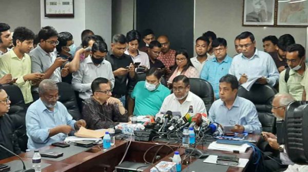 বাস ভাড়া বাড়লো সিটিতে ৩৫, দূরপাল্লায় কিলোমিটারে ৪০ পয়সা - Natun Sylhet