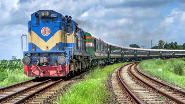 জ্বালানি তেলের দাম বৃদ্ধি: এবার ট্রেনের ভাড়া বাড়ানোর ইঙ্গিত রেলমন্ত্রীর - Natun Sylhet