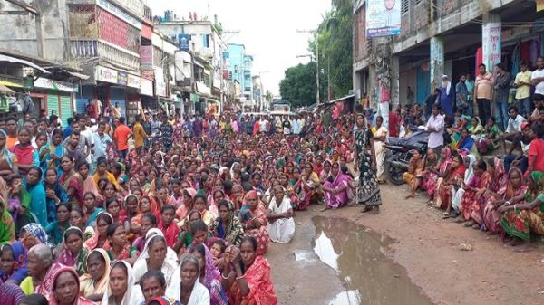 দাবি না মানলে মঙ্গলবার থেকে ফের অনির্দিষ্টকালের ধর্মঘটের আল্টিমেটাম চা শ্রমিকদের - Natun Sylhet