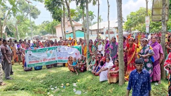 অষ্টম দিনের মতো মজুরি বৃদ্ধির দাবিতে চলছে চা শ্রমিকদের ধর্মঘট - Natun Sylhet