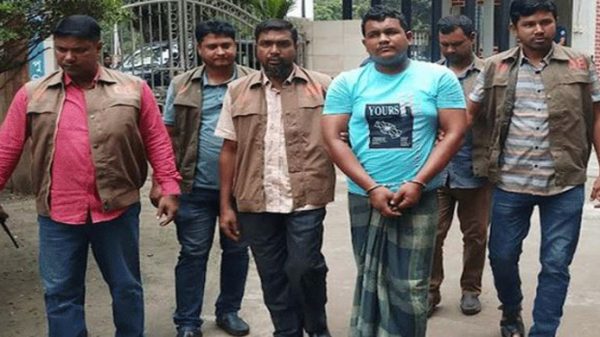 বাসে ডাকাতি-ধর্ষণ: গ্রেপ্তার রাজা মিয়া ৫ দিনের রিমান্ডে - Natun Sylhet