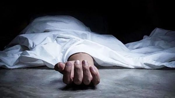 দুর্গন্ধের উৎস থেকে তরুণীর ঝুলন্ত মরদেহ উদ্ধার - Natun Sylhet