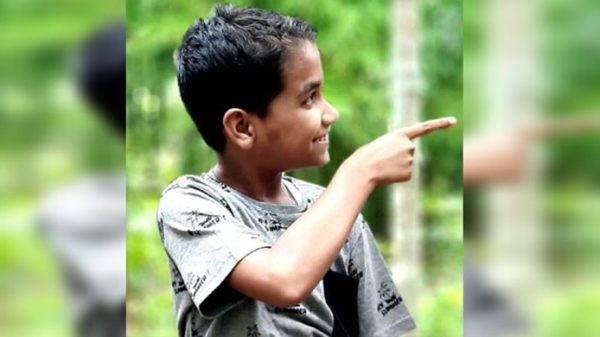 শেখ হাসিনার শুভেচ্ছা কার্ডে ছবি এঁকে লাখপতি ছাতকের মানিক - Natun Sylhet