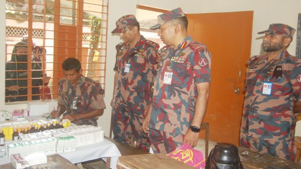 জাতীয় শোক দিবসে জকিগঞ্জ ব্যাটালিয়ন (১৯ বিজিবি) বিনামূল্যে চিকিৎসা প্রদান - Natun Sylhet