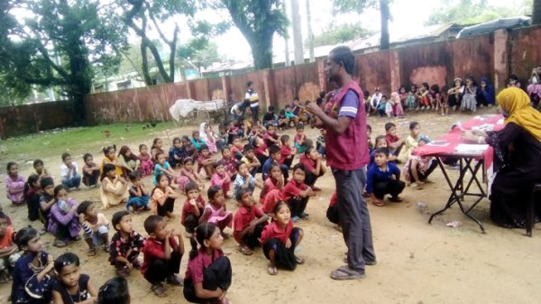 আলোর ফেরিওয়ালা আনসার কমান্ডার ইনুর মানবিকতা - Natun Sylhet