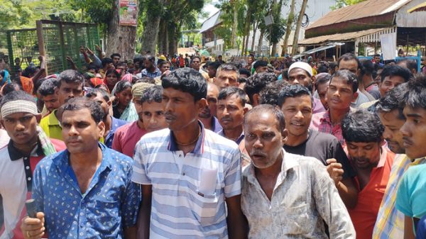 চা-শ্রমিক ইউনিয়নের সহ-সভাপতিকে শ্রমিকদের মারধর - Natun Sylhet