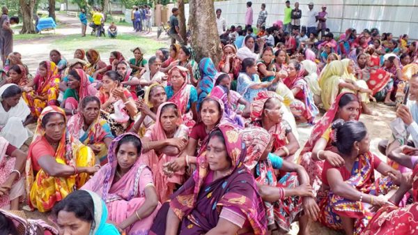 প্রধানমন্ত্রীর সঙ্গে বৈঠকে চা-বাগান মালিকরা - Natun Sylhet