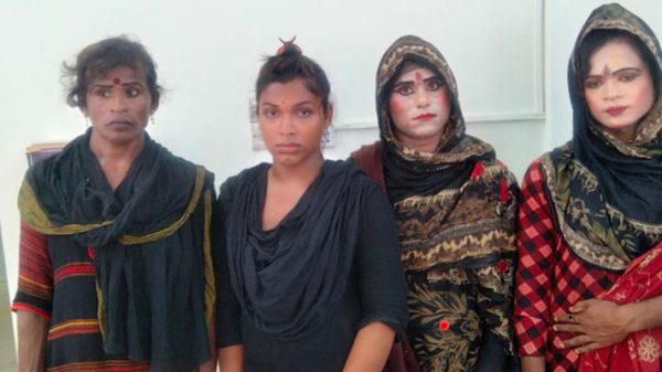গণপরিবহনে চাঁদাবাজি, ৪ হিজড়া গ্রেফতার - Natun Sylhet