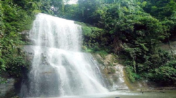 কমলগঞ্জে হামহাম জলপ্রপাতে তিন পর্যটকের ‌অস্বাভাবিক মৃত্যু - Natun Sylhet
