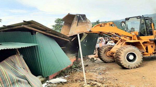 জাফলংয়ে টাস্কফোর্সের অভিযান, অবৈধ স্থাপনা উচ্ছেদ - Natun Sylhet