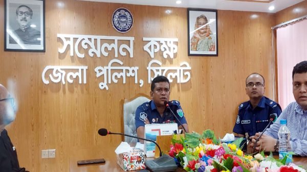 প্রবাসীদের সেবায় সিলেট জেলা পুলিশের ২৪ ঘন্টার হটলাইন নাম্বার চালু - Natun Sylhet