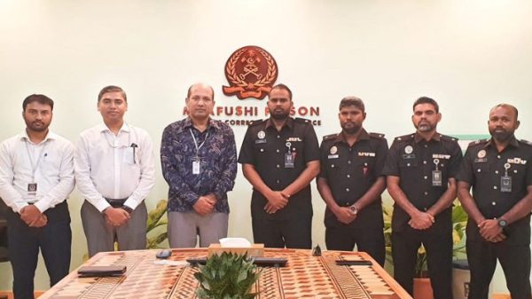 মালদ্বীপের বন্দি বাংলাদেশিদের দেখতে হাইকমিশনের প্রতিনিধি দল - Natun Sylhet