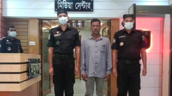 অস্ত্র লুট ও পুলিশ হত্যার পর ছদ্মবেশে সাইফুলের ৩০ বছর পার - Natun Sylhet