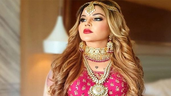 বিয়ের দিনই মা হতে চান রাখি - Natun Sylhet