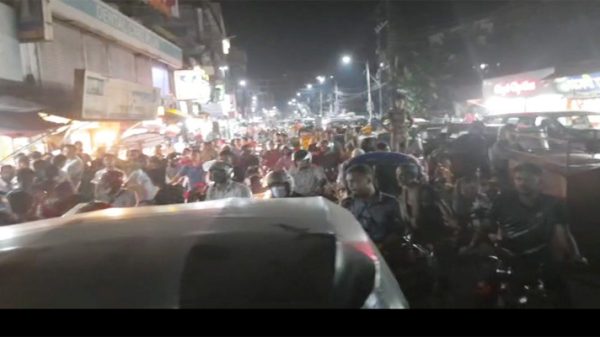 সিলেটে সব সড়কে পরিবহণ শ্রমিকদের অবরোধ - Natun Sylhet