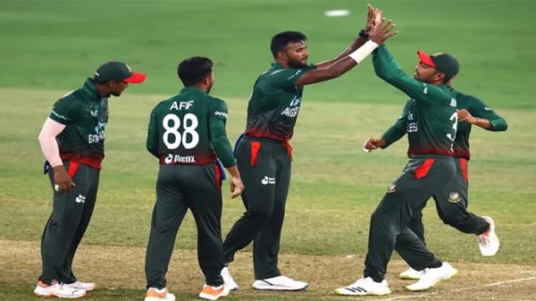 চাপের মুখে ভেঙে পড়ি আমরা: সাকিব - Natun Sylhet
