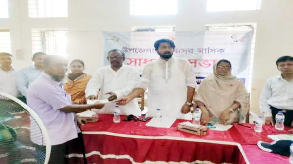 দোয়ারাবাজারে ৬ লাখ টাকার চেক বিতরণ করলেন এমপি মানিক - Natun Sylhet