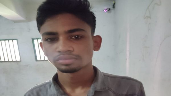 ছোট ভাইয়ের এসএসসি পরীক্ষায় প্রক্সি দিতে গিয়ে বড় ভাই আটক - Natun Sylhet