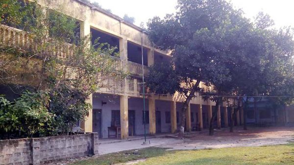 পরীক্ষা কেন্দ্রে পকেটে মোবাইল থাকায় দুই শিক্ষককে বহিষ্কার - Natun Sylhet