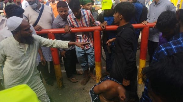 বিএনপির সমাবেশে পকেটমার, পাকড়াও করে গণধোলাই - Natun Sylhet