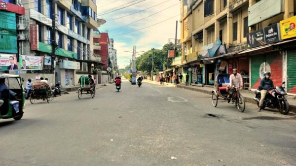 পরিবহন ধর্মঘটে বিপাকে সিলেটের সাধারণ যাত্রীরা - Natun Sylhet