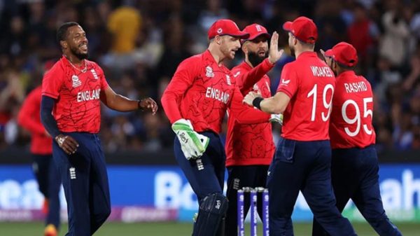 দাপট দেখিয়ে ফাইনালে ইংল্যান্ড, পাত্তাই পেল না ভারত - Natun Sylhet