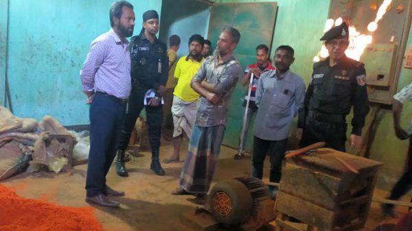 মসলায় রং মেশানোর অপরাধে ২ ব্যবসায়ীকে জরিমানা - Natun Sylhet