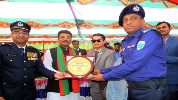 বিজয় দিবসে শুভেচ্ছা স্মারক এ্যাওয়ার্ড পেলেন যারা - Natun Sylhet