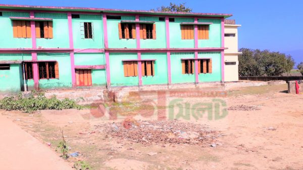 তাহিরপুরে মাঠ সংস্কারের অভাবে শরীরচর্চা খেলাধুলা থেকে বঞ্চিত শিক্ষার্থীরা - Natun Sylhet