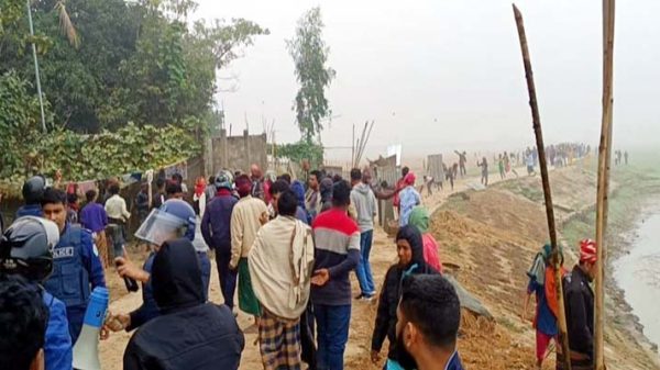 হবিগঞ্জে দু'পক্ষের সংঘর্ষ, নারীসহ অর্ধশতাধিক আহত - Natun Sylhet