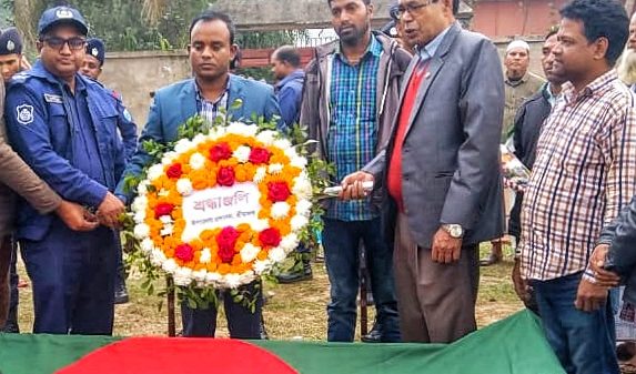 রাষ্ট্রীয় মর্যাদায় মুক্তিযোদ্ধা শফিক খানের দাফন সম্পন্ন - Natun Sylhet
