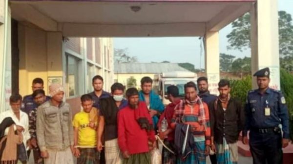 ১০ বন্ধু মিলে বিধবা নারীকে দলবদ্ধ ধর্ষণ - Natun Sylhet