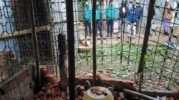 সিলেটে বিচারাধীন জমি ‘ফের দখলচেষ্টা, বাড়িঘরে হামলা’ - Natun Sylhet
