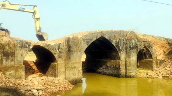 অবশেষে স্থগিত হলো মোগল স্থাপত্যের সেতু ভাঙার কাজ - Natun Sylhet