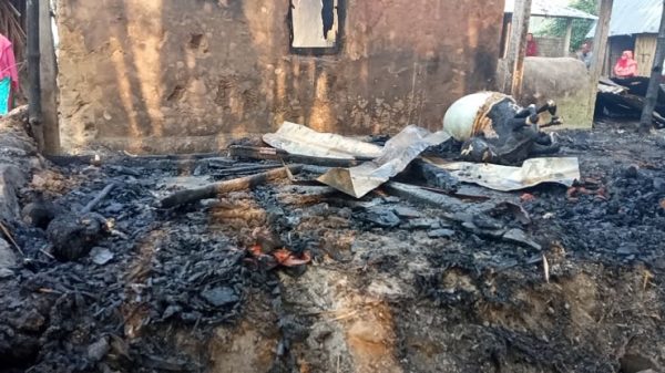 শ্রীমঙ্গলে ভয়াবহ অগ্নিকাণ্ড, ৩৭টি দোকান পুড়ে ছাই - Natun Sylhet