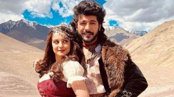 তুনিশার আত্মহত্যার ঘটনায় সহ অভিনেতা গ্রেপ্তার - Natun Sylhet