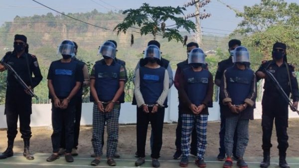 পাহাড়ি এলাকা থেকে সিলেটের সাদিকুর সহ ৫ ‘জঙ্গি’ গ্রেফতার - Natun Sylhet