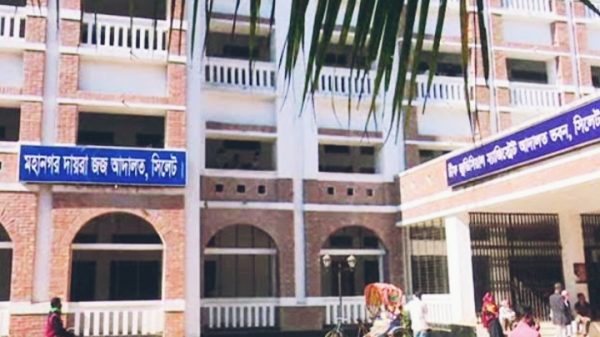 টাকা ফেরত চেয়ে ৬৬ ভোটারের বিরুদ্ধে প্রার্থীর মামলা! - Natun Sylhet